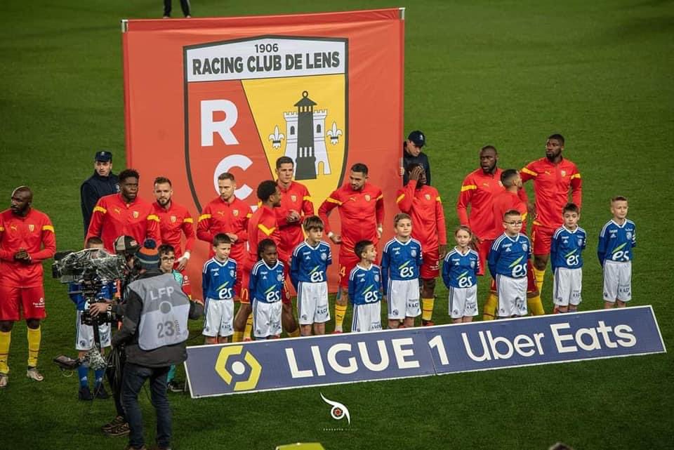 SarahZavagni's tweet photo. Une expérience vibrante et inoubliable pour mon fils Elio #Escortkids au match #RCSARCL 11/01/2023
#generationracing #rcsa #Ligue1UberEats #football #unseulamour # https://t.co/OJwiN06Gil
