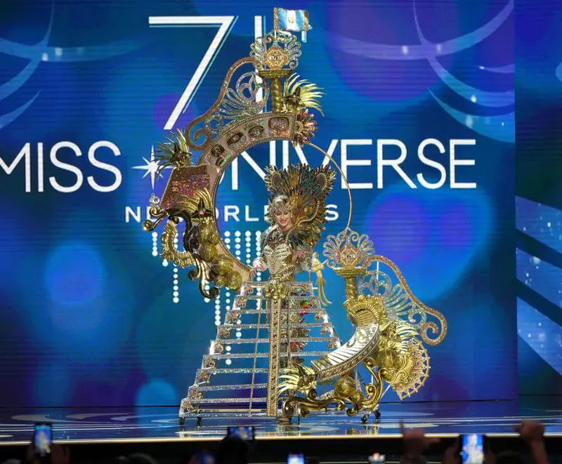 karo⁷🐰 on Twitter "RT gothamgrrls im looking at miss universe