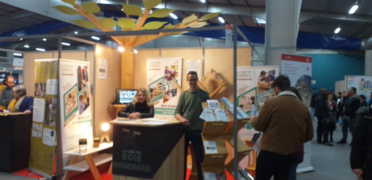 Le lycée des métiers du bois de Mouchard a monté son stand au salon de l'Etudiant de Besançon ce samedi 14 janvier ... venez nous rendre visite !