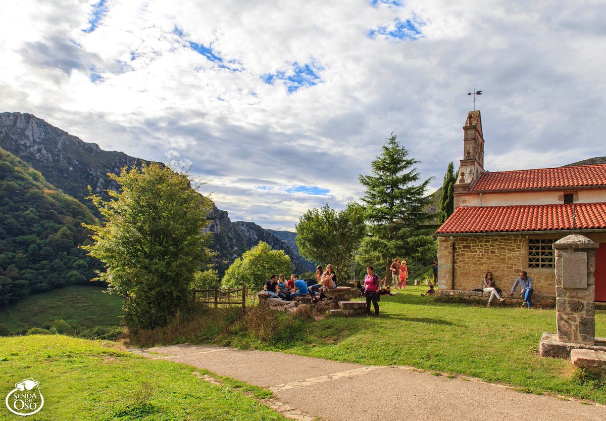 sendadeloso's tweet photo. Pedroveya Ruta de las Xanas VallesdelOso #Quirós #Asturias #ParaísoNatural #naturaleza #senderismo #paisaje #sendadeloso #gastronomía #arquitecturapopular https://t.co/YObVjEM6Tn