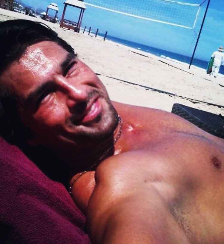 mx_axilas's tweet photo. #Axilas rasuradas del actor Arturo Carmona  (ultima foto con vellos) 🔥🤤 #armpitsgay https://t.co/tymtUDqFIF