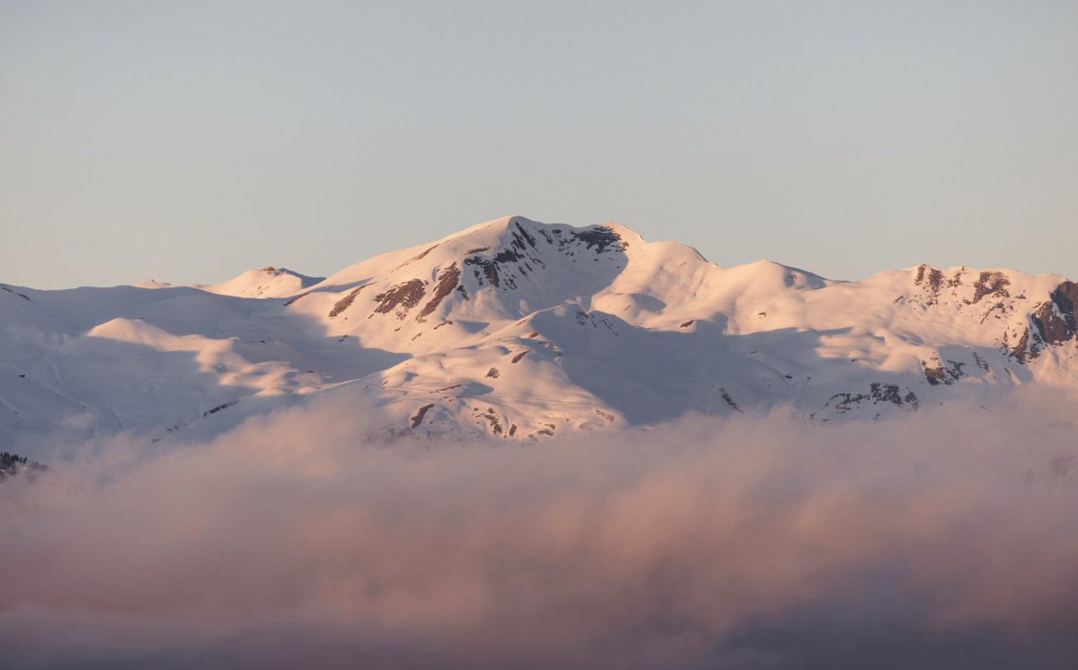 Magic in the mountains...
#courchevel1850