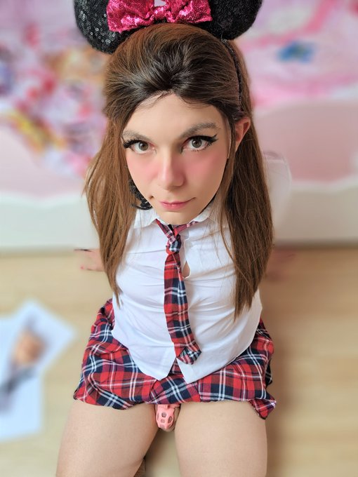 Please teach me how to suck cock! 🤭💋
Cute schoolgirl outfit can be found here :
https://t.co/2QeBOwCEVM