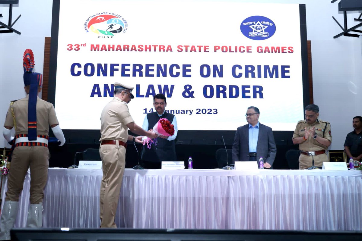 Dev_Fadnavis tweet picture