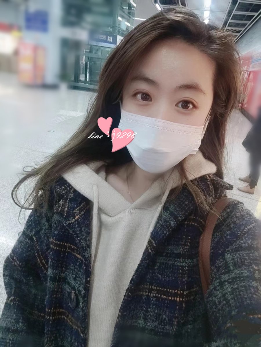 出門去赴約了~ 提醒一下（21號~24號）過年這幾天沒有時間哦 可以提前或推後找我 https://t.co/LxfWYtyXP5