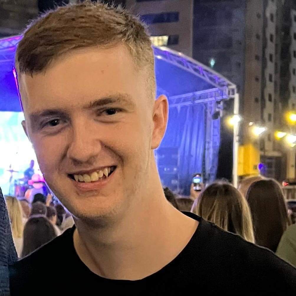 Today, Sunderland supporters will pay our respects to one of our own.

19th minute applause for Elliot.

Rest Easy Elliot ♥️

#19thMinute