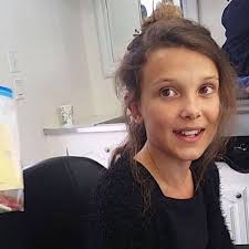 youngMillieBb's tweet photo. Young Millie is so frickin cute 
#milliebobbybrown https://t.co/JlG0ruQwE2