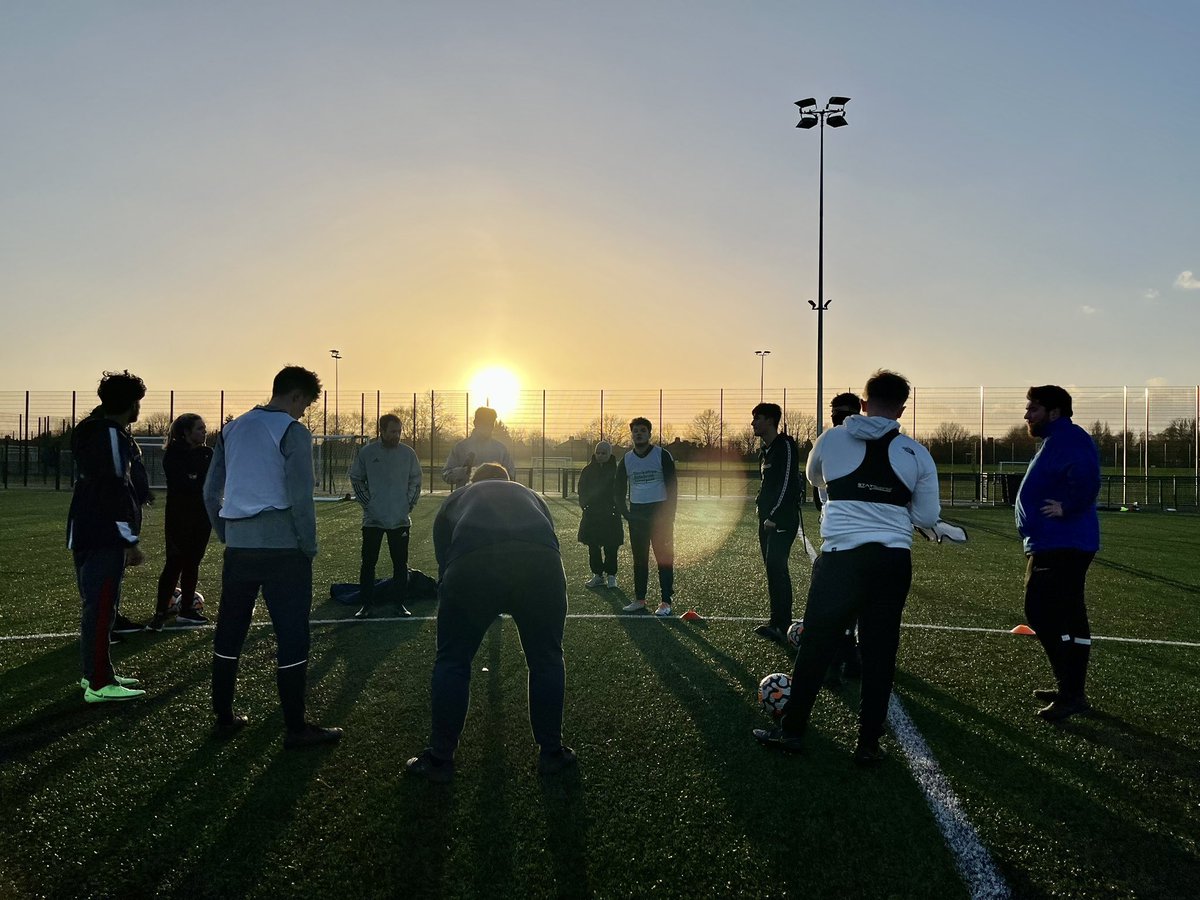 R4P_UK's tweet photo. A great few days teaching with the @LJMUSportSci group.

Day 1 - Periodisation in sport 

Day 2 - Profiling &amp; Programming 4 Rehab 

Theory ✅ 
⬇️
Gym ✅ 
⬇️
Pitch ✅ @statsports 

Education in the form of weekend CPD and and taught components to support universities https://t.co/k5utjdT9Rv