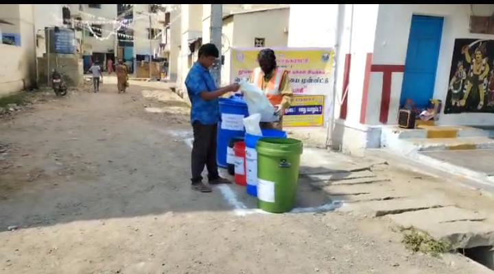 CommissionerEc2's tweet photo. Awareness for Source Segregation by Stall
#swachhsurvekshan2023 
#Pugaiillabhogi https://t.co/zqxl1KJ7e5