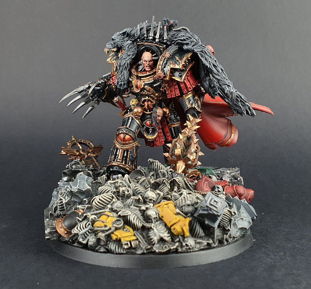 spruesandbrews's tweet photo. I was there, the day Horus slew The Emperor... @warhammer sent us a free review copy of Horus Ascended, and I've been painting him up over the last week! Full unboxing, video and article here: https://t.co/XFULH3x1LM
#WarhammerCommunity #horusheresy https://t.co/Iz2fLjdqHL