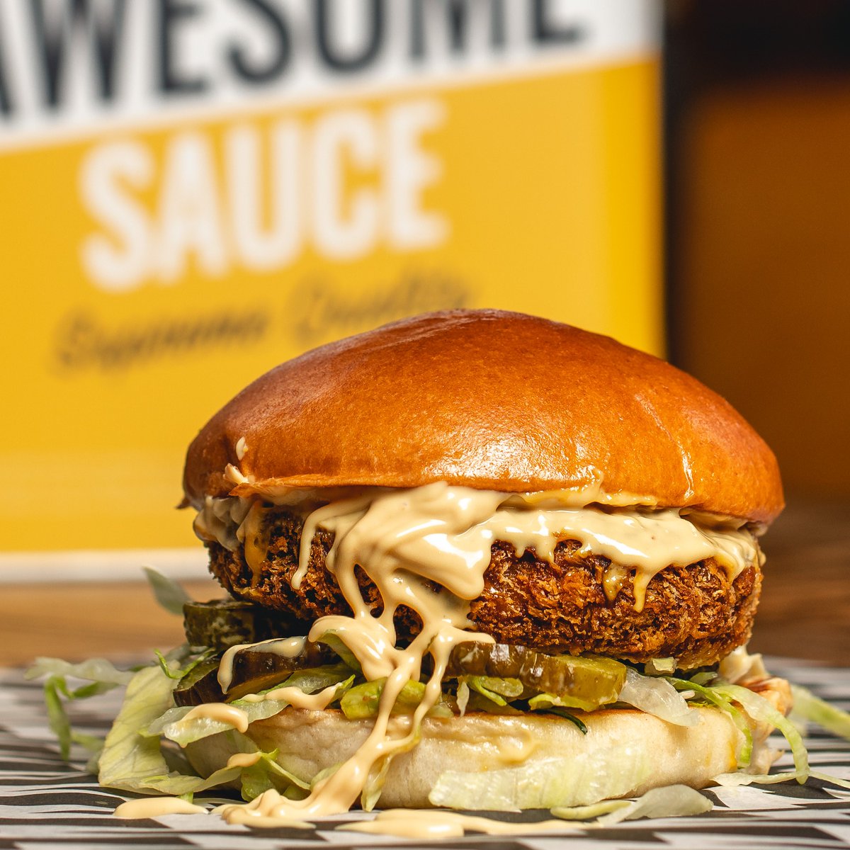 ThunderbirdCKN's tweet photo. Feast your eyes on the Veggie Thunderbun. 👀 Our crispy jackfruit burger slathered in Awesome sauce.⚡ https://t.co/401dH7XYqU