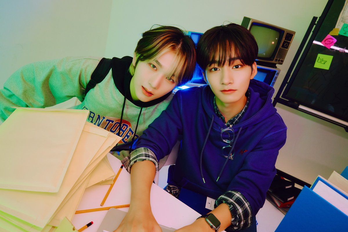 1OO5HW's tweet photo. 화이트 해커 #백승 &amp; #제프 https://t.co/z5EiIKIsvA