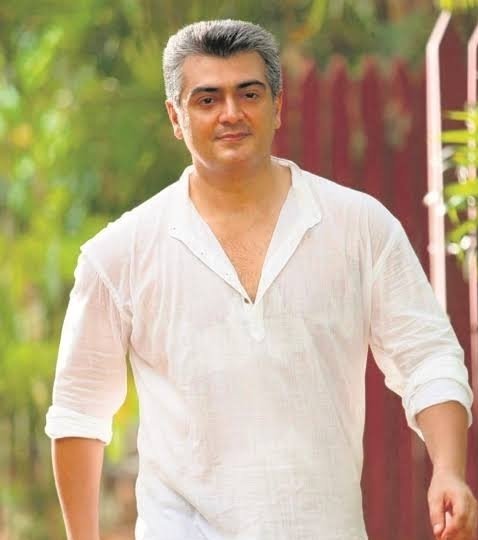 TOlMovies's tweet photo. Who's Box Office King In Kollywood ?
https://t.co/nxsvQbRQZB

         🔄#AJITH                  ❤️#VIJAY https://t.co/qgORjWCXiE