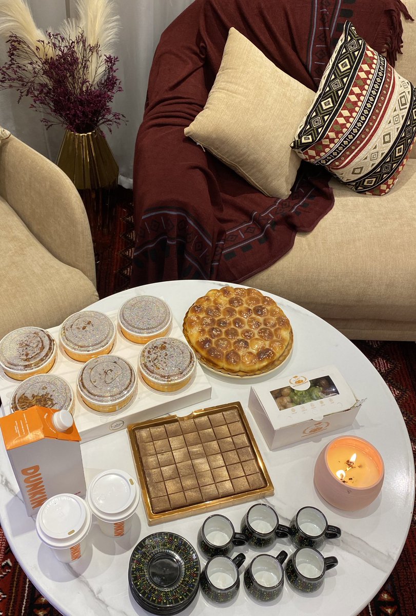 "اللهم أهلي، لُبابة فؤادي، استقامة ظهري، وشعاع الليالي الحالكات. تولَّهم فيمن تولَّيت"