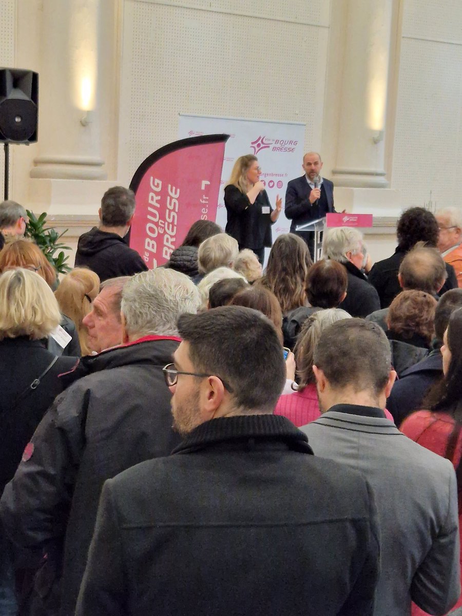 nmariadassou's tweet image. L'équipe municipale de Bourg-En-Bresse est ravie de vous présenter ses vœux 2023.
#DesElusAVotreService
@JFDebat