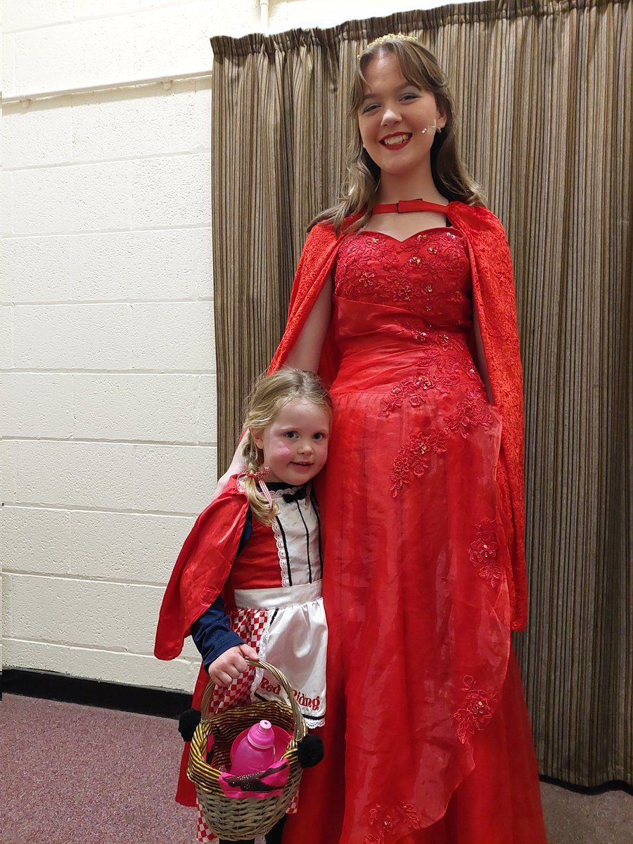 FrodshamPanto's tweet photo. We had a special visitor @ last nights performance of Little Red Riding Hood . 2 x little red. Tickets are available on the door for both our performances today. Hope to see you there https://t.co/V0sQTLAl7k