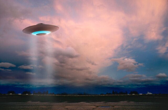 DailyLoud's tweet photo. U.S. military personnel reported more than 171 unexplained UFO sightings since March of 2021‼️🛸 https://t.co/a1BYzYSZgb