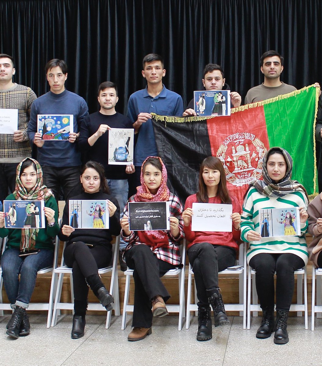 b_atefa's tweet photo. Advocacy for Afghan women’s right to education. Education is a basic human right and no one should be allowed to violate it. 
This is the least we could do to show our support for the girls and women in Afghanistan. 
#LetAfghanGirlsLearn https://t.co/hHZkDoWb0R