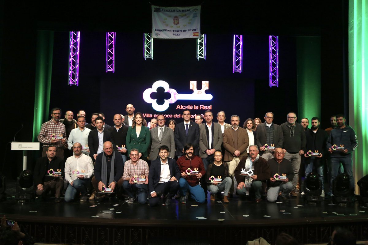 Alcala_la_Real's tweet photo. #AlcalálaReal
Gala “La magia del deporte” celebrada anoche y con la que arranca el año como Villa europea del deporte 2023 https://t.co/gK9Lkge8F9