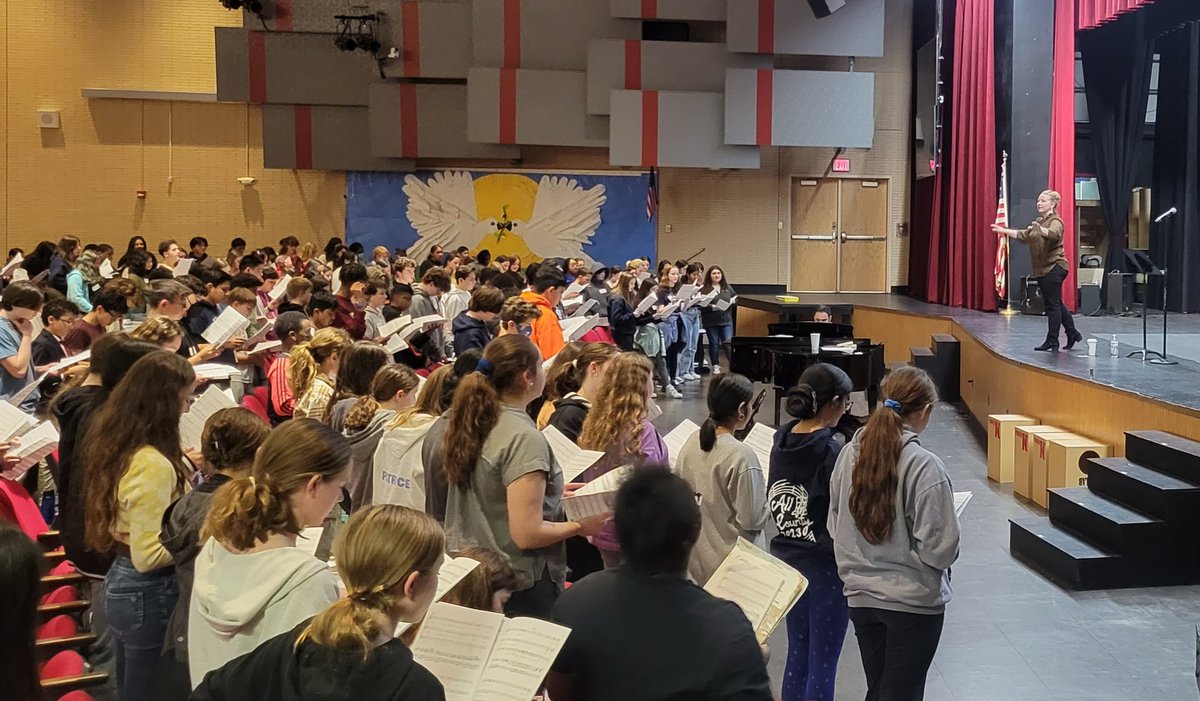MineolaFineArts's tweet photo. Mineola High School was filled with beautiful music for three days from 550 7-8th graders from all over Nassau County for this year's NMEA Division 3 All-County rehearsals.@mineolahs @NassauMusicEd #mineolaproud https://t.co/hexe4TYgeH