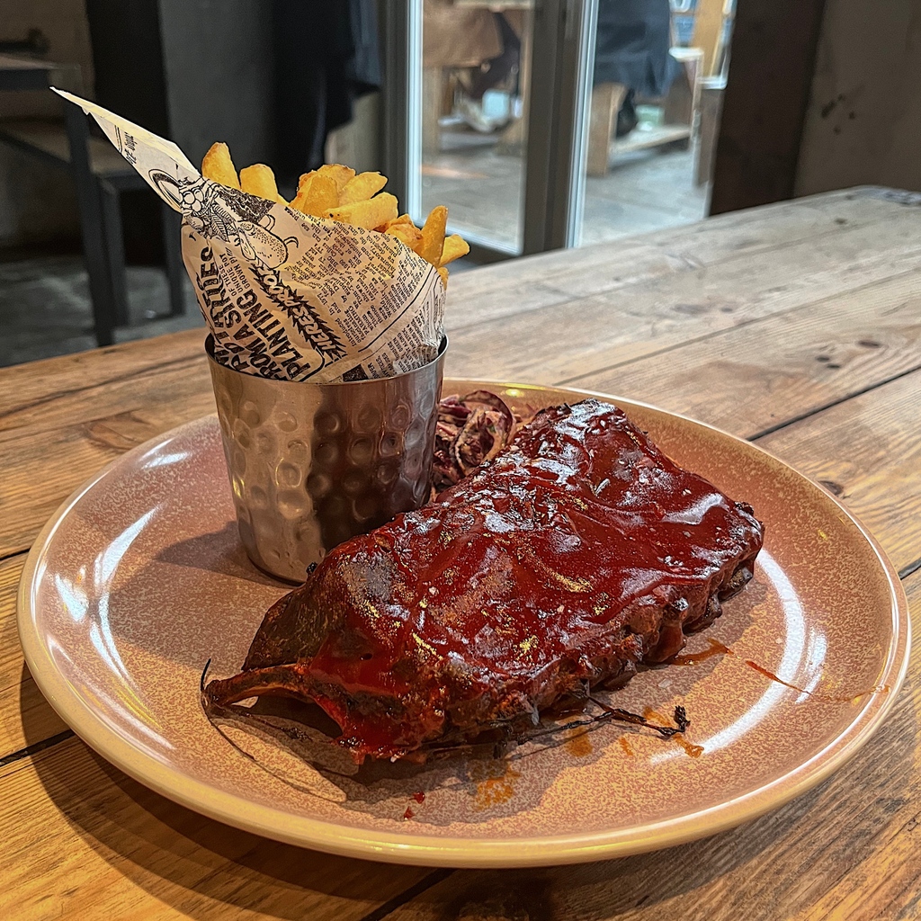 Ribs for your pleasure. Have you tried our slow-braised pork ribs? They’re delicious😋 

#lunchgoals #dinnerplans #bbqribs #hackneyeats #canalsidetreats #hackneywick