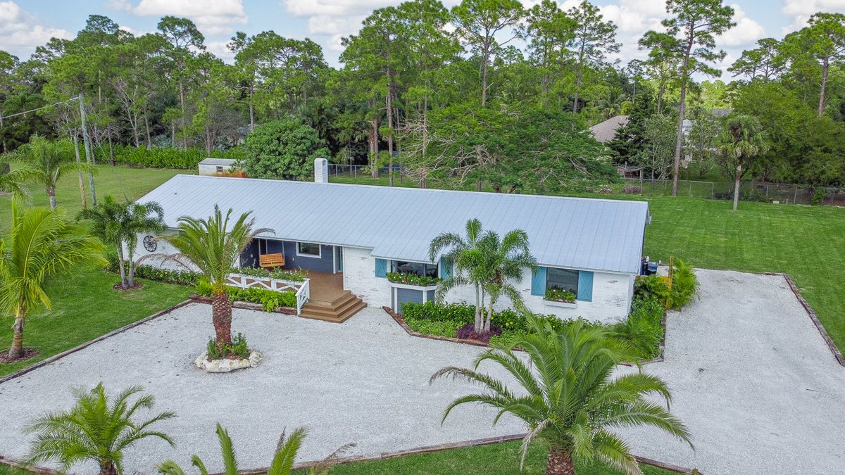 An aerial drone photo I recently took for a realtor client.
mcatrealestatephotography.com

#stuartrealestate #stuartphotographer #stuartrealtor #stuarthomes #jupiterrealestate #jupiterphotographer #jupiterrealtor #jupiterhomes #palmbeachgardensrealestate #palmbeachgardensphotographer