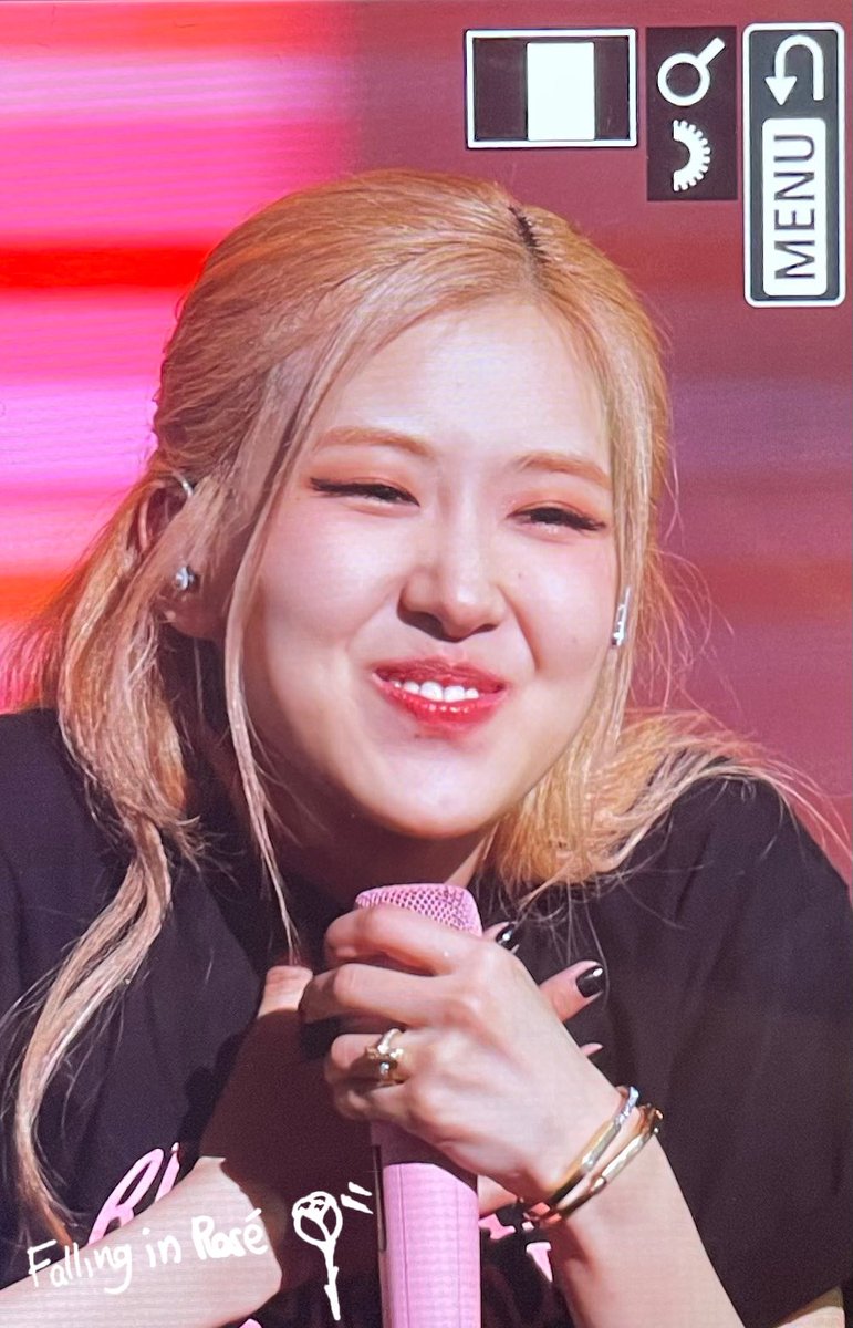 FALLING IN ROSÉ tweet media
