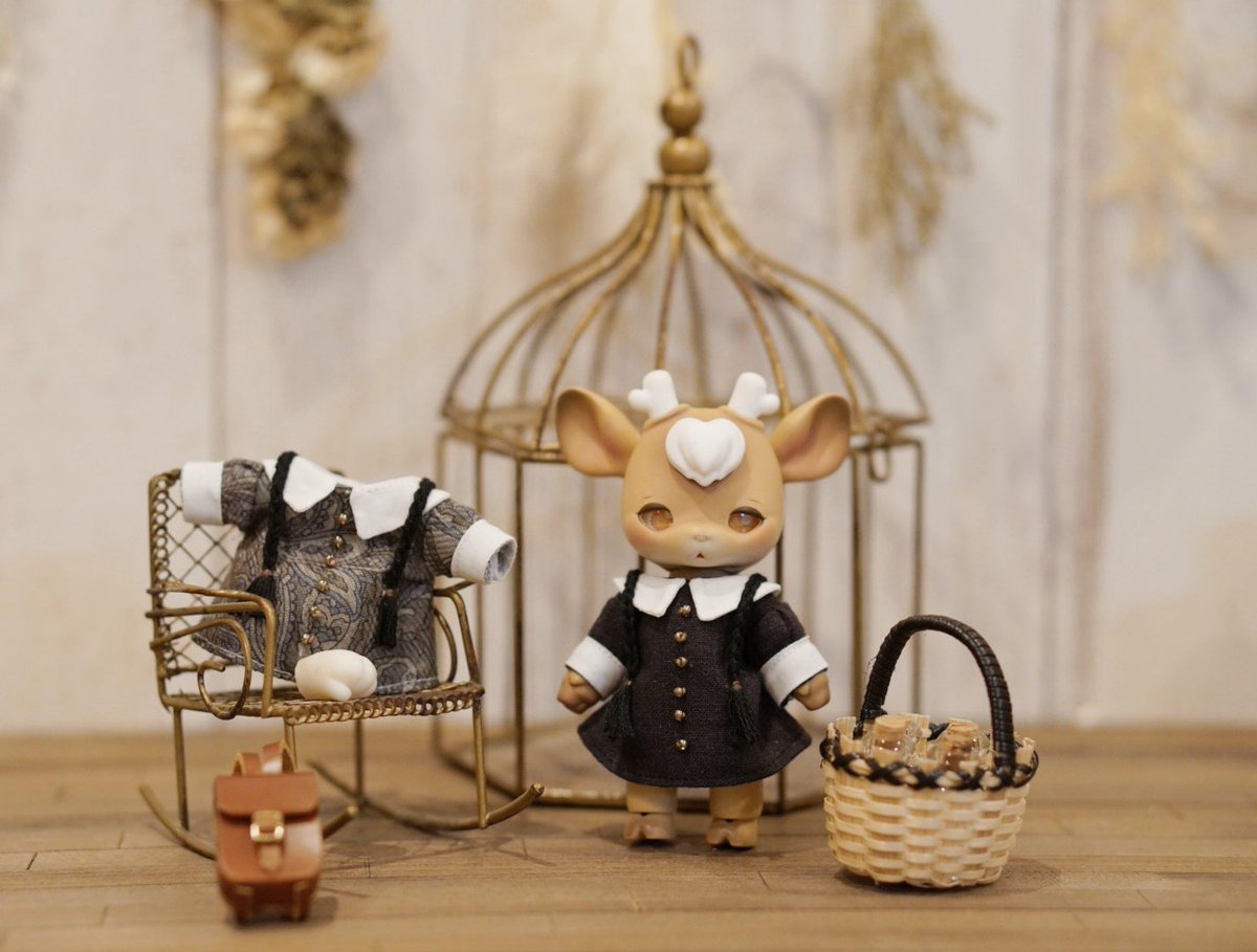 lilmintM's tweet photo. 何年か前にハロウィンで自分用に作ってた誰でもウェンズデー風になれちゃうワンピースちゃんと作ってみた♡
欲しい人いるかな？ちょっと好みが分かれそうなのでフォロワーさんの欲しい人分だけ作ろうか普通に通販しようか、、迷ってます🤔
#cocoriang https://t.co/JkvUuQn0XQ