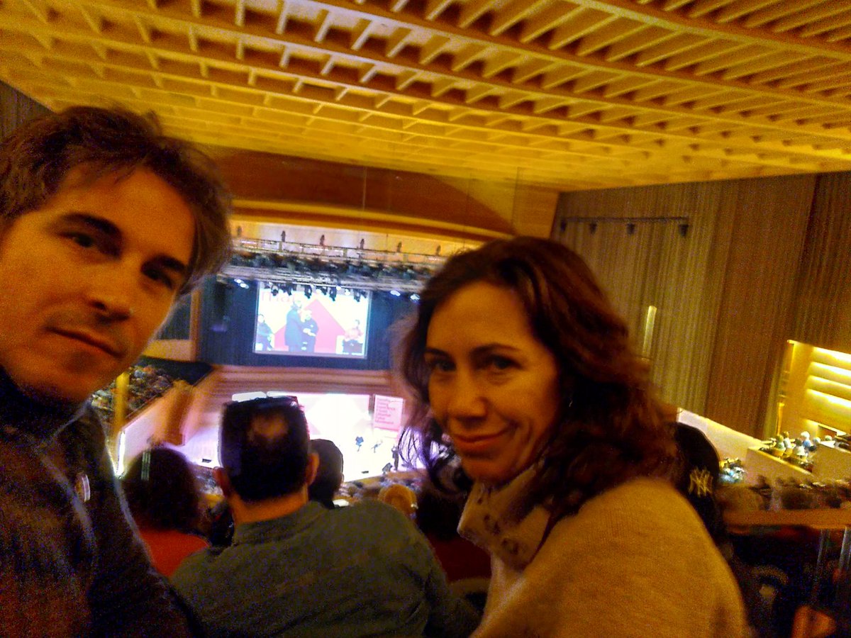 EquoCat's tweet photo. Els companys d'@EquoCat a l'acte d'escucha de @Sumar a Barcelona.

L'auditori es ple a besar. Mes de 1000 persones no han pogut entrar a l'acte.
Hi ha motius per l'esperança.

@belenalpa @DQuinonesM @Equo @ToniRibas_equo @carolinalopez_g https://t.co/OqCQMDeSKQ