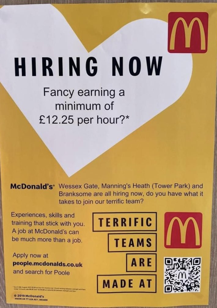 ScottPughsley's tweet image. Just seen this on FB 🤯

Newly qualified band 5 nurses earn £13.84, this is after doing a 3 year self funded BSc degree in nursing….to get a whole £1.59 more than a McDonald’s worker (no disrespect, McDonald’s are paying a fair salary).