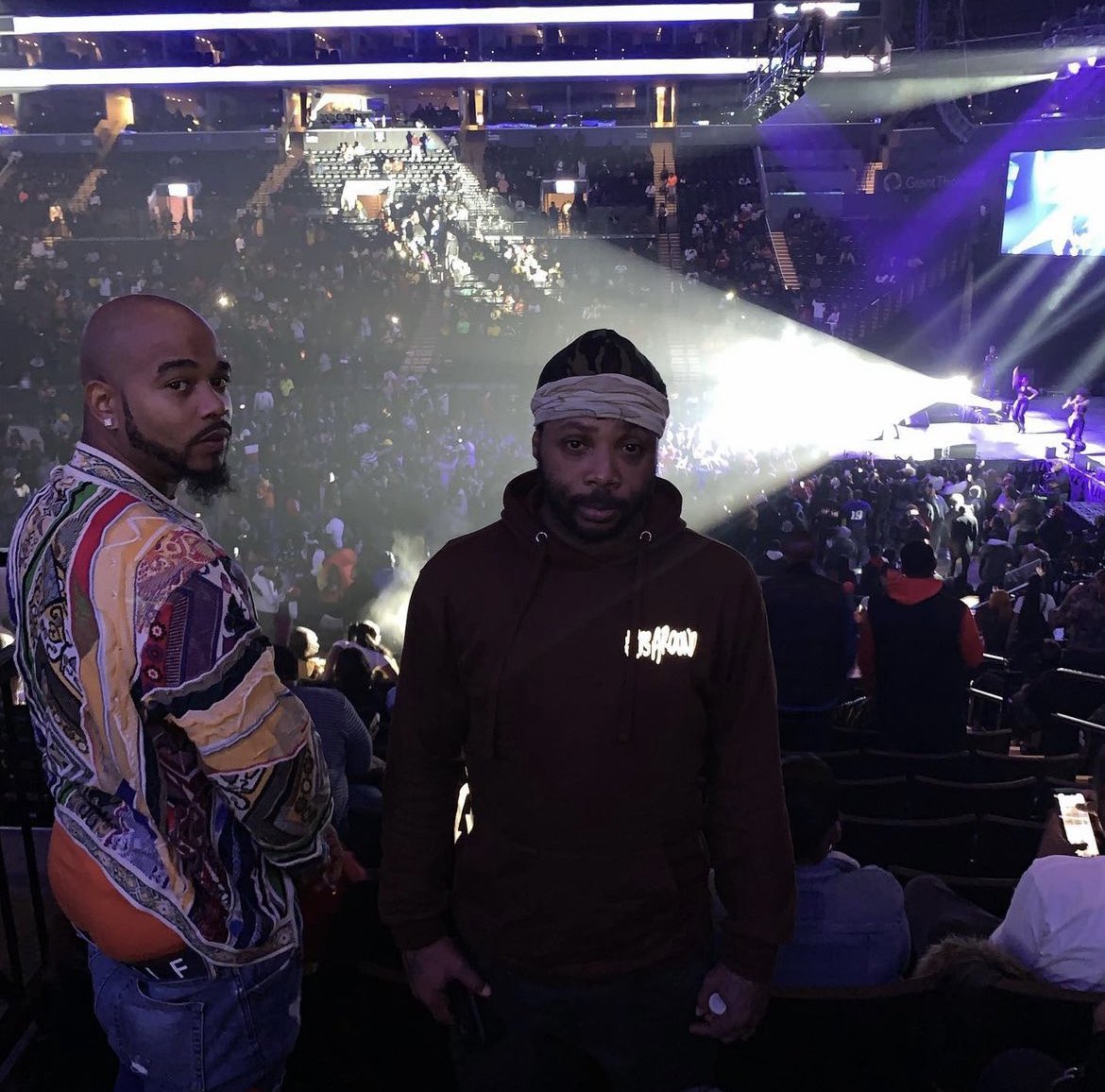Bedstuybezo's tweet photo. #BedstuyBezo #MrRegularshit #slicy 🅱️🐇 #Brooklyn #downtownBrooklyn #Barclaycenter #flyBozy #coogi #macking #kooling #outside #yellowface https://t.co/tHFuGNIalx