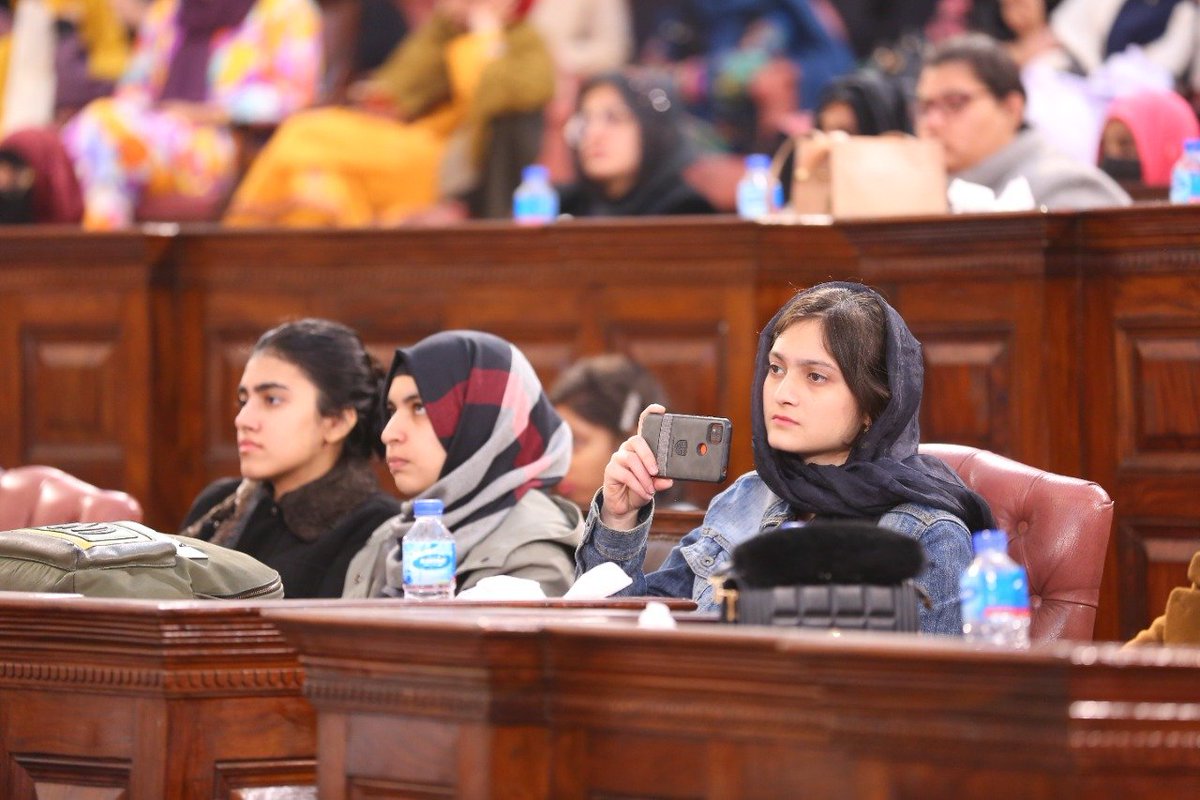 AlkhidmatOrg's tweet photo. Pleased to have well-known digital influencer and founder of Dekho Suno Jano @FSWarraich address the attendees of Alkhidmat Youth Gathering. His experience and knowledge in digital media and storytelling left a lasting impact on the participants. 
 #AYG7_RaheNoor https://t.co/4BLRyPOPyn