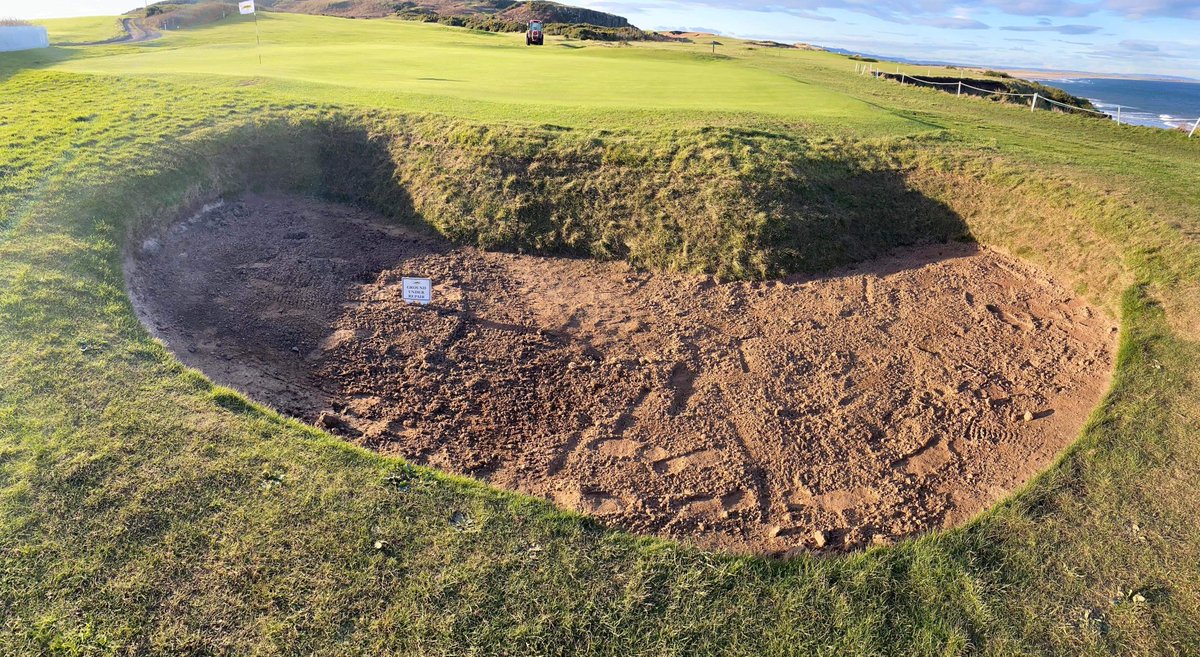 BGreenkeeping's tweet photo. Another bunker recently completed was the back right of 18 were the face has been completely redone … ⛳️🏌️‍♂️☀️ https://t.co/8COFUVAIoK