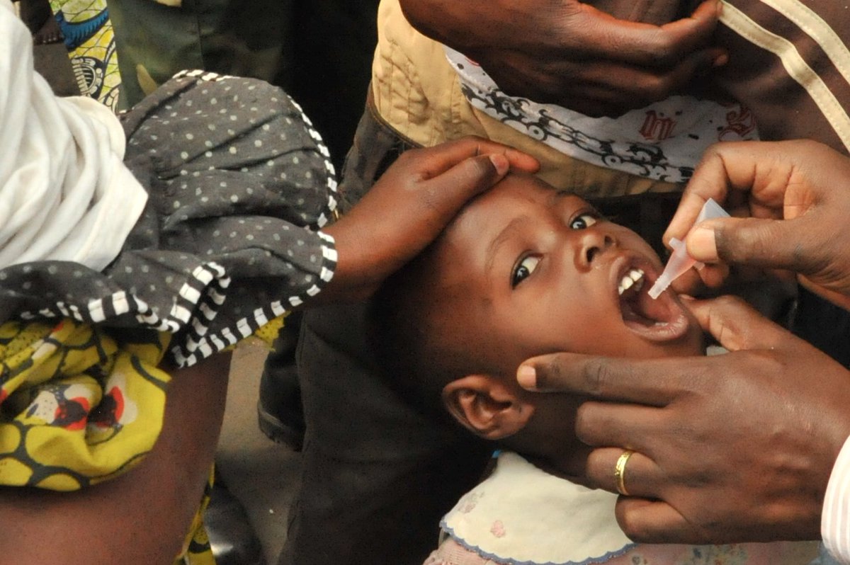OMSRDCONGO's tweet photo. Mise à jour, #poliovirus circulant dérivé d'une souche vaccinale (#cVDPV2) en #RDC au 11 janvier 2023: 15 cas signalés dont 1 dans le Haut-Katanga, 1 dans la Tshopo, 7 dans le Haut-Lomami, 4 au Tanganyika &amp; 2 dans le Lualaba portant le nombre total de cas de cVDPV2 à 236 en 2022. https://t.co/eu3QDeoYx3