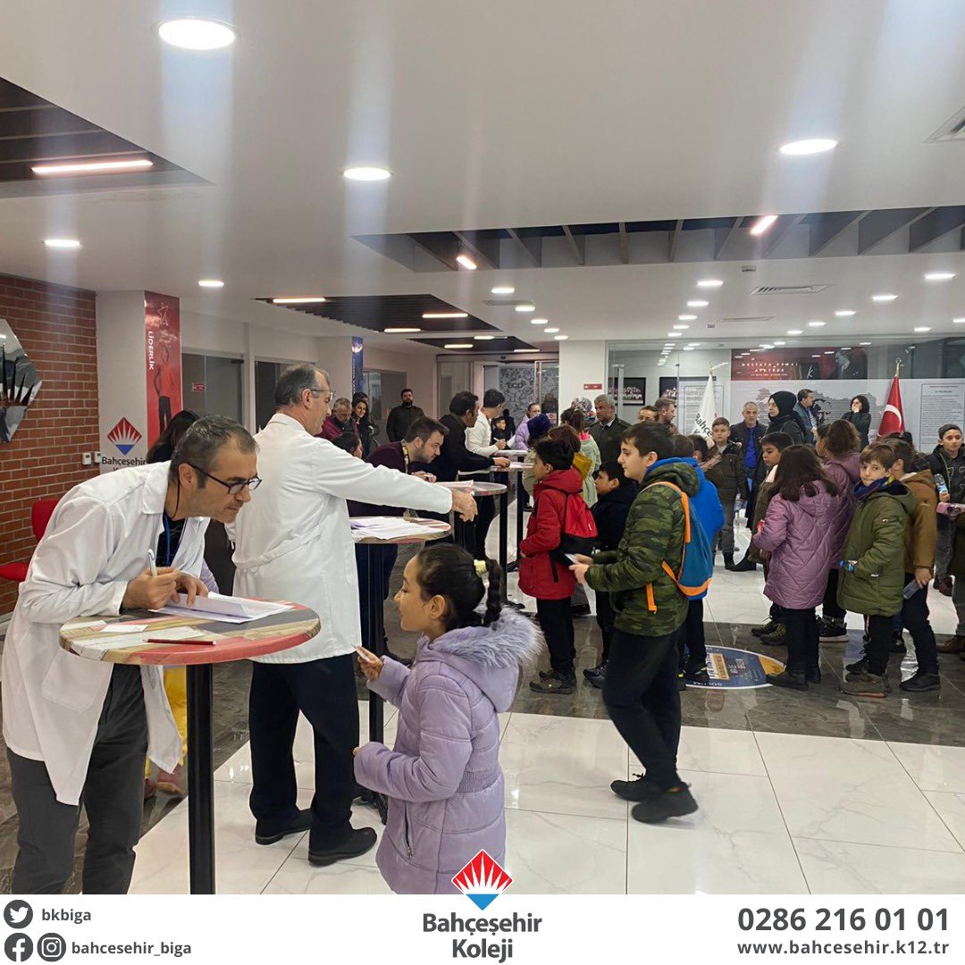 BKBiga's tweet photo. Bahçeşehir Koleji Biga Kampüsü 4-5-6-7. sınıflara yönelik “Ortaokul Okula Kabul ve Bursluluk Sınavı” öğrencilerimizin ve velilerimizin yoğun katılımlarıyla gerçekleştirildi. Katılım gösteren öğrenci ve velilerimize teşekkür ederiz. ❤️💙 https://t.co/TmmaGBImO1