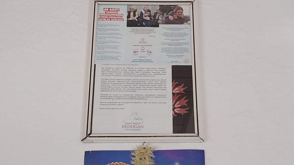 Sayın Cumhurbaşkanımizin, hane ziyaretleri sırasında vatandaşlarimiza iletilmek üzere sosyal yardımlaşma personelimize gönderdiği mektubu çerçeveletip "böyle bir yiğidi başımıza taç ederiz " diyen yiğit Yerkoylu hemşehrilerimiz olduğu sürece, bu hizmet kervanı devam edecektir