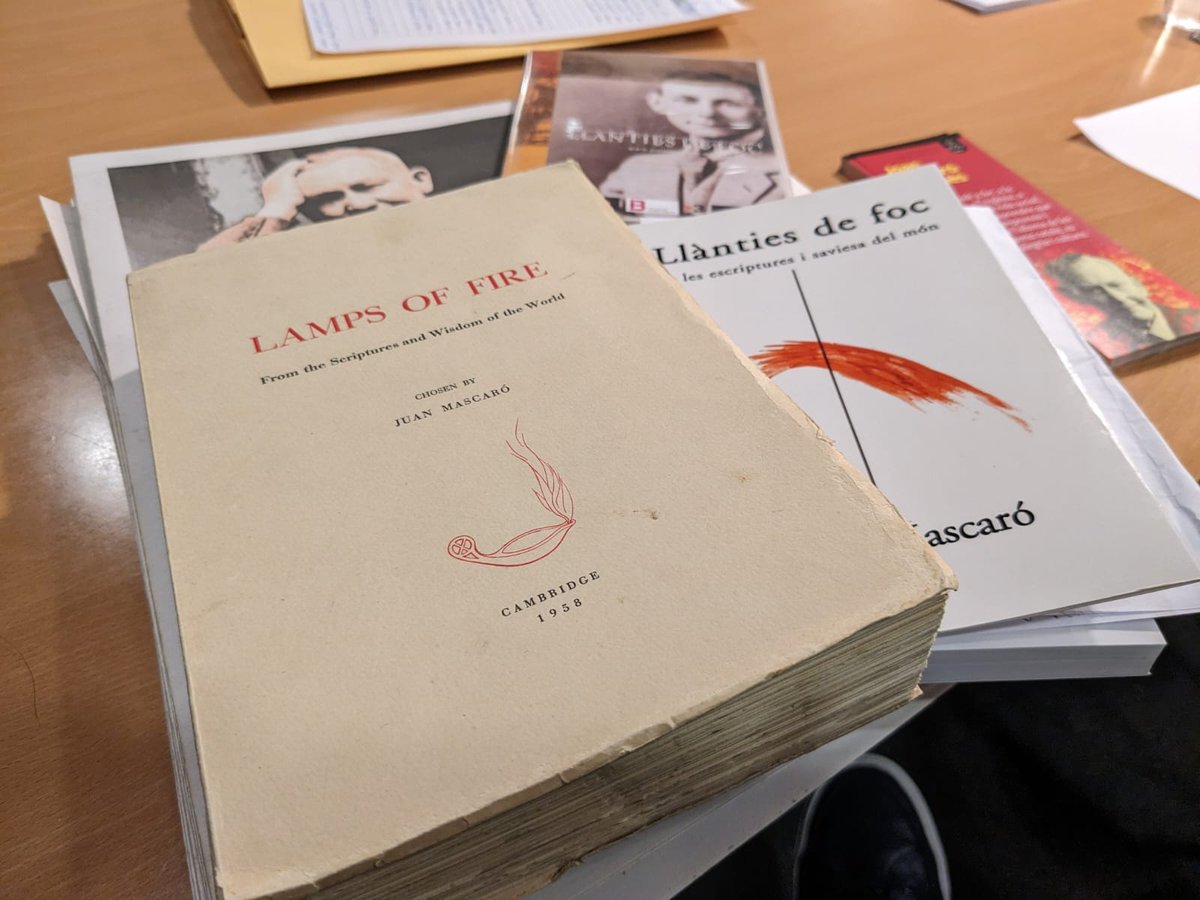 Dilluns, segona sessió del Club de Lectura Joan Mascaró i Fornés amb na Sílvia Ventayol, comentant el llibre "Llànties de Foc" (Moll) Sessió coordinada per na Joana Abrines Foto Cultura i Patrimoni Santa Margalida
novaeditorialmoll.cat/autor/joan-mas…
novaeditorialmoll.cat/producte/llant…