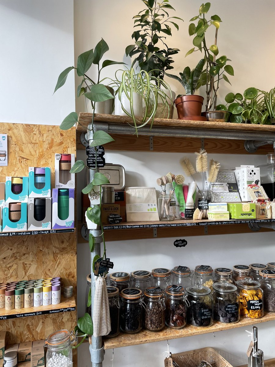 Were open 10-5 on Saturdays and 11-5 on Sundays, ready for some weekend refilling 🧡