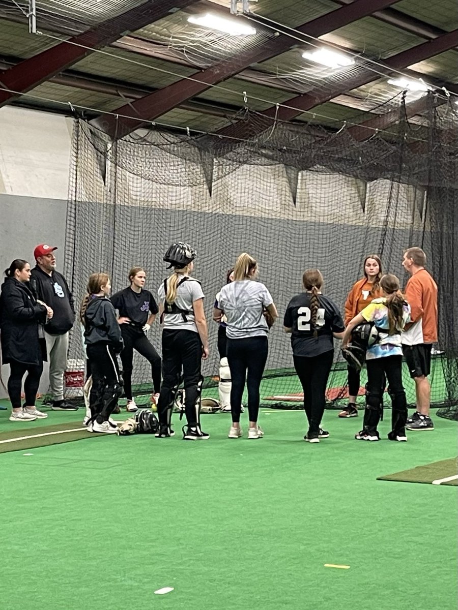 aces_gilbert's tweet photo. Huge thank you to Mac Morgan for a great clinic during off season. https://t.co/jMntBiIXtQ
