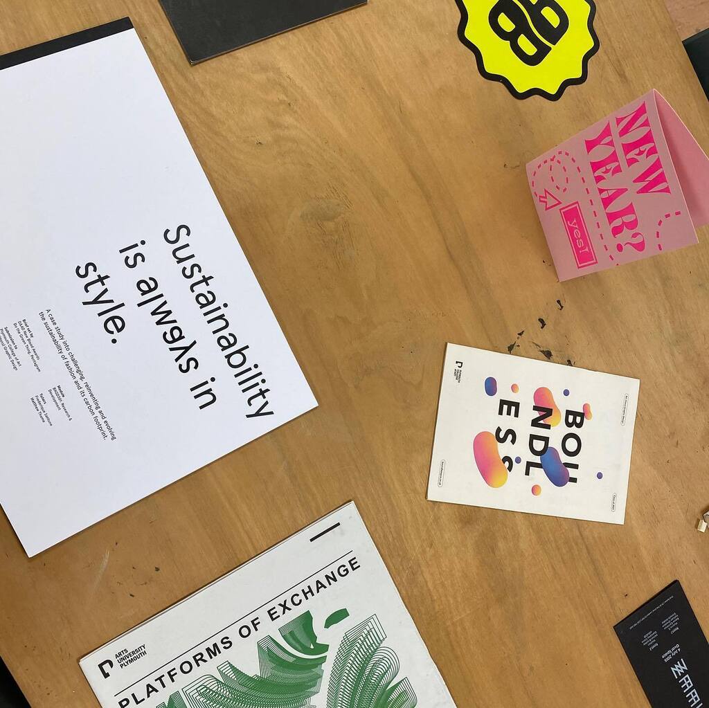 Who doesn’t love looking to through some open day goodies?? Come and say hello today! From 10-2 ⚡️

.
.
<a href="/ArtsUniPlym/">Arts University Plymouth</a>
#ArtsUniPlym #TheArtsUni #ArtsUniversity #ArtsUniversityPlymouth #TheArtsUniversity #ArtSchool #Arts #Artist #Study #Creative #Maker #Cre… instagr.am/p/CnZILw5r4O0/