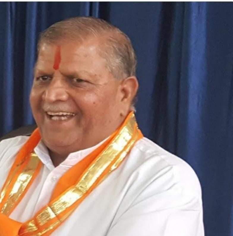 Rchandra0909's tweet photo. राष्ट्रीय स्वयंसेवक संघ के वरिष्ठ प्रचारक(जिला, विभाग, संभाग,प्रांत, क्षेत्र प्रचारक, अखिल भारतीय संपर्क प्रमुख)एवं स्वयंसेवकों से उत्कृष्ट स्नेह करने वाले श्रद्धेय हस्तीमल जी का आज प्रातः देवलोकगमन का समाचार अत्यंत दु:खद है । 
ईश्वर पुण्यात्मा को अपने श्रीचरणों में स्थान दें। https://t.co/IYcsFt8vhv