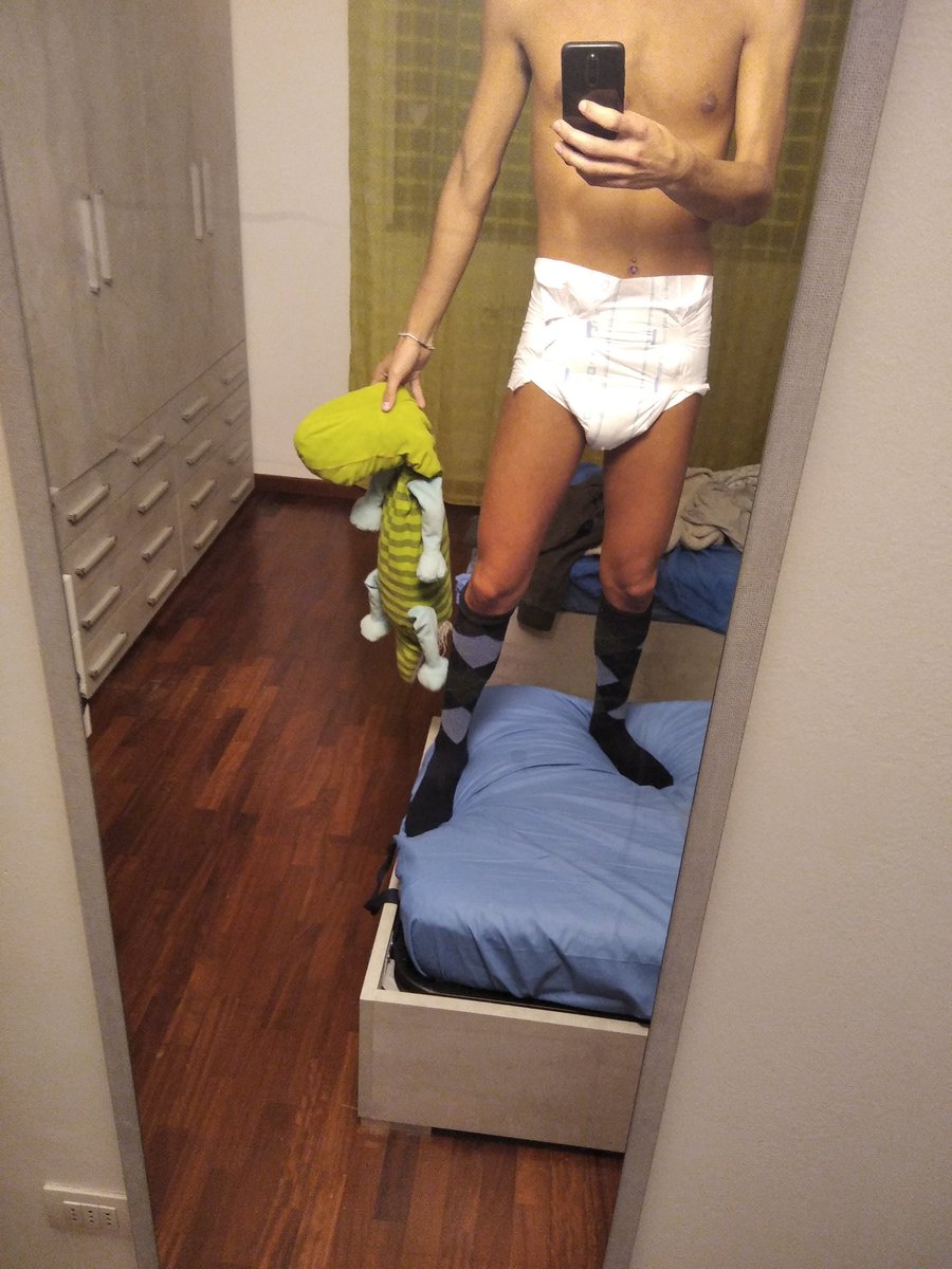 KushJ19's tweet image. Ehehehe
#abdl #diper #gayboy #abdlita