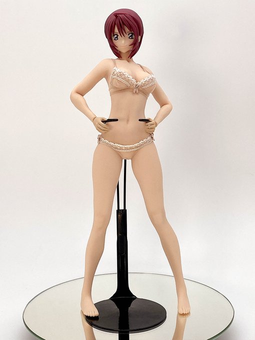 肩幅をギュッと縮めたアニメスタイルモデルも
存在します。美少女フィギュアの頭部が違和感なく
装着できるのが、良いですね。
ルナマリア様とそに子ちゃんには以前から
活躍してもらってます。 