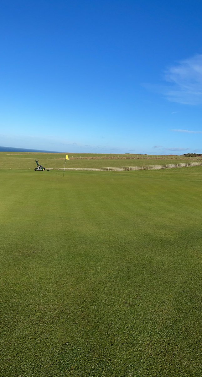 BGreenkeeping's tweet photo. Greens have been hand cut also this week and are looking good after all the rain and frost we’ve had recently 🏌️‍♂️⛳️🌧️❄️💨 https://t.co/e7HmTIczOw