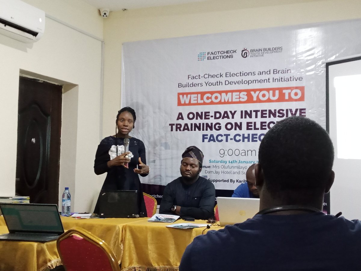 BMOlaoluwa's tweet photo. There should be a collaboration between #showhosts and #factcheckers where public personalities that feature on shows could be held accountable on misinformation/ disinformation.
Traditional media must create a #FactCheck desk
@sannioyiza of @NVAFactchecks https://t.co/IH0YqJ13u1