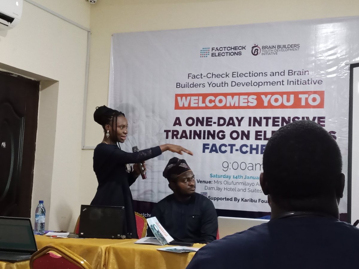 BMOlaoluwa's tweet photo. There should be a collaboration between #showhosts and #factcheckers where public personalities that feature on shows could be held accountable on misinformation/ disinformation.
Traditional media must create a #FactCheck desk
@sannioyiza of @NVAFactchecks https://t.co/IH0YqJ13u1