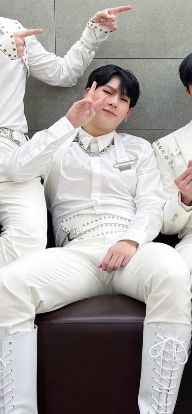 GWohno's tweet photo. Big boy 🤍 https://t.co/LxakFcYsNL