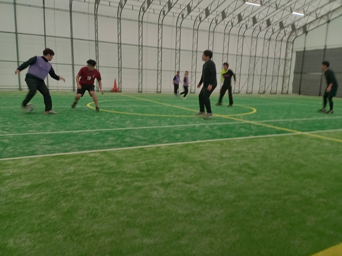 shigahand's tweet photo. フットサルしてきました！

滋賀県長浜フリースクール #andstep　CEO 中井さん（もとハンドボーラー😆）のお誘いで長浜米原愛荘町の町おこし協力隊の皆さんや大学生さん達と😆

つぎはハンドボールで勝負😆 https://t.co/zIutRYIxE3