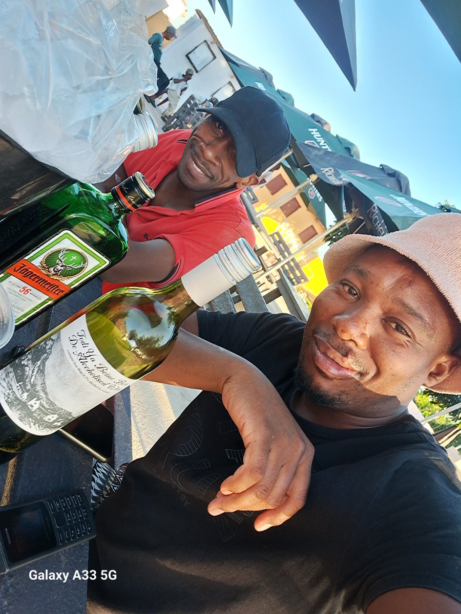 GeneralNtsoane's tweet photo. 🍻 https://t.co/bDx5kAQHCZ