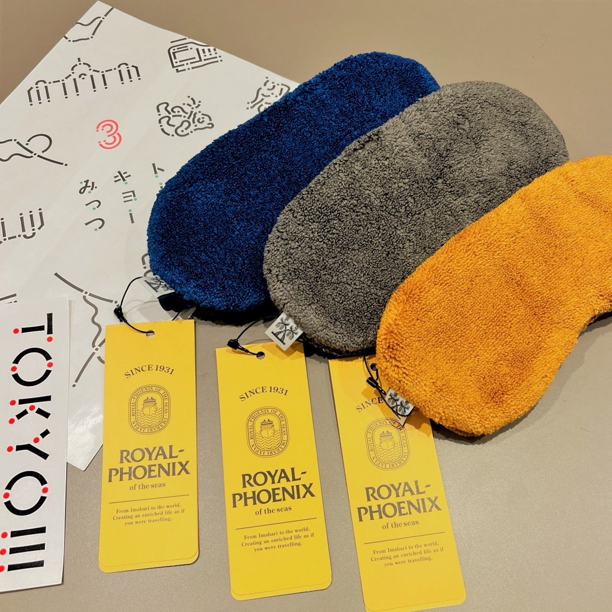 TOKYO3_'s tweet photo. ふわっと軽い心地よさのアイマスク。旅先や移動中での休息や睡眠をサポートしてくれます。#トーキョーみっつ #グランスタ東京 #東京駅 #ROYALPHOENIX #アイマスク #気の利いた贈り物 https://t.co/8qFzPm6e6I